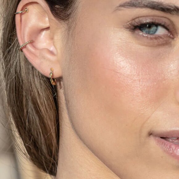 Tiny Wave Huggie Hoop Earrings Dainty Gold earrings cute gold Huggies - Picture 10 of 15